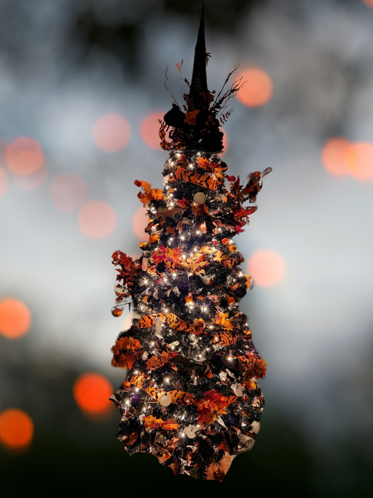 Fall & Spooky Vibes - 7' Christmas Tree