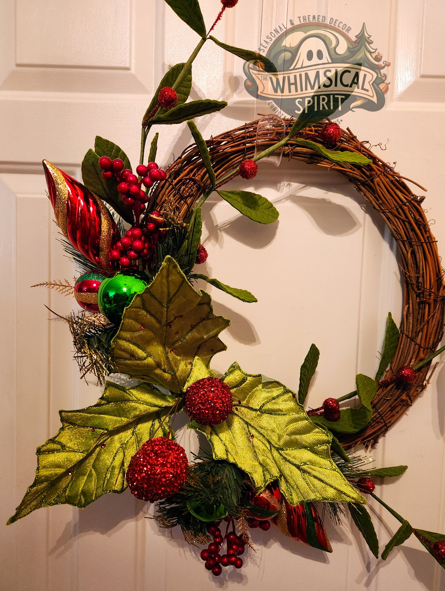 Hollyberry Yuletide Loop