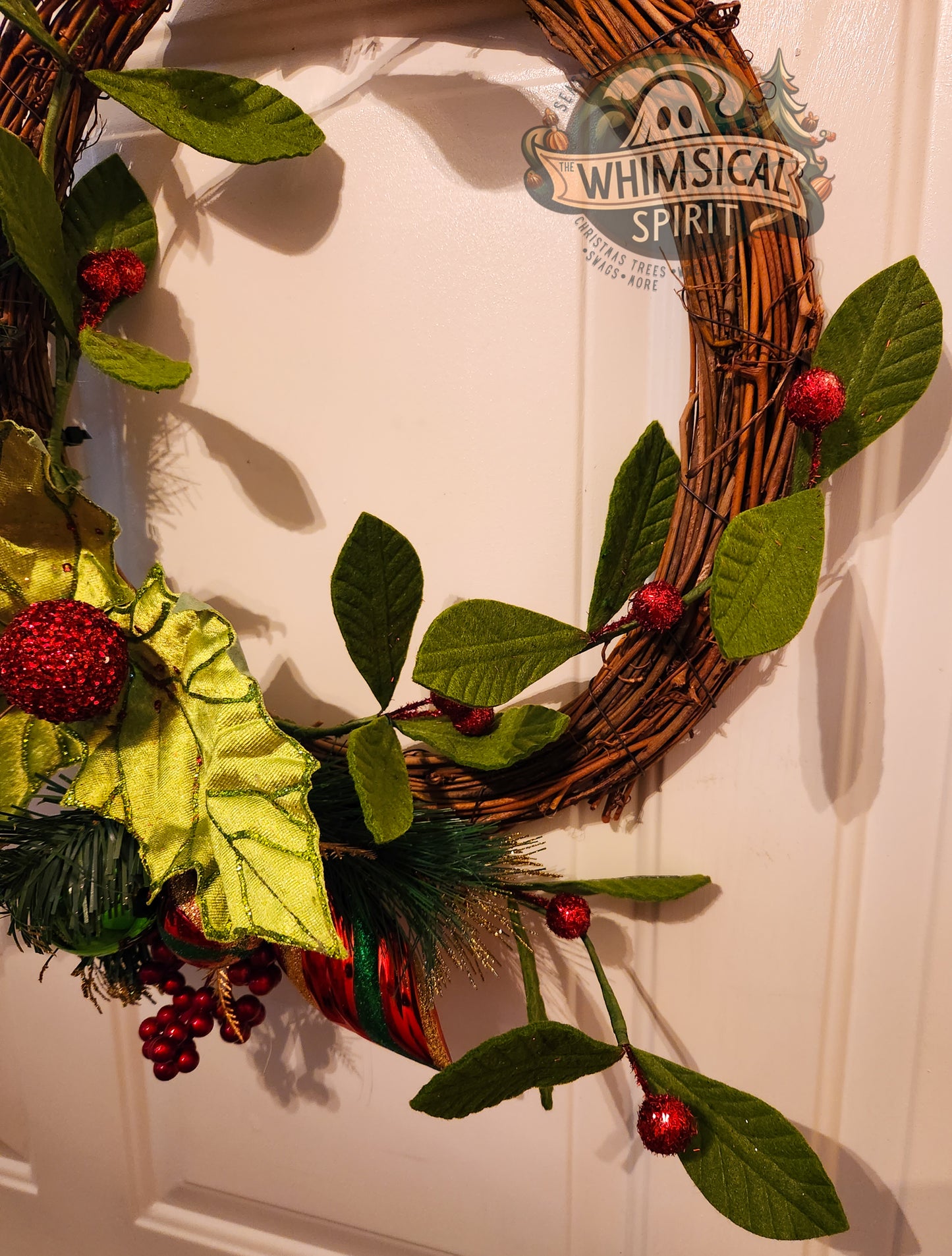 Hollyberry Yuletide Loop