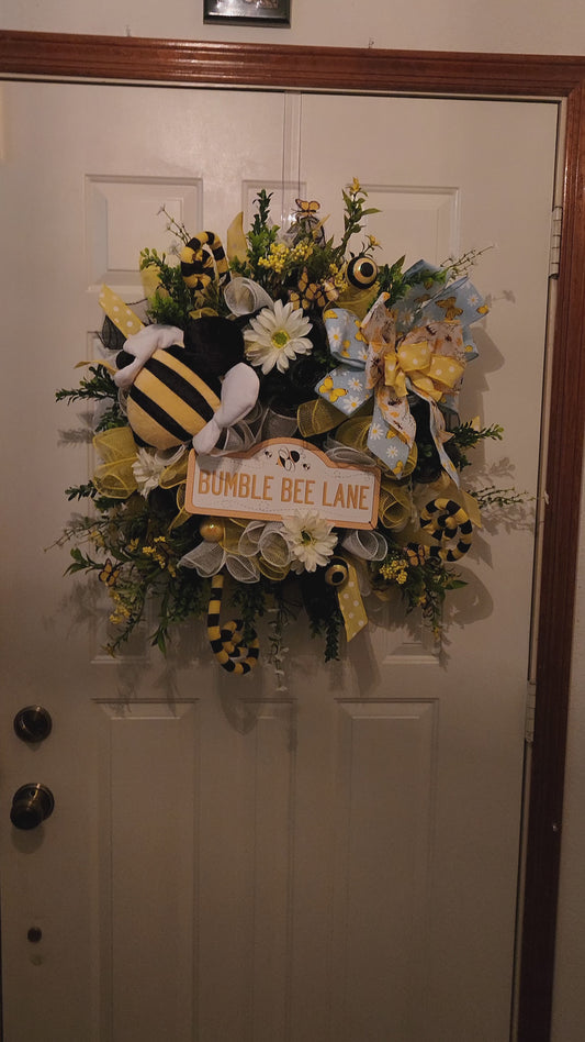 Honeywing Meadow Lane - Bumble-Bee & Butterfly Evergreen Wreath